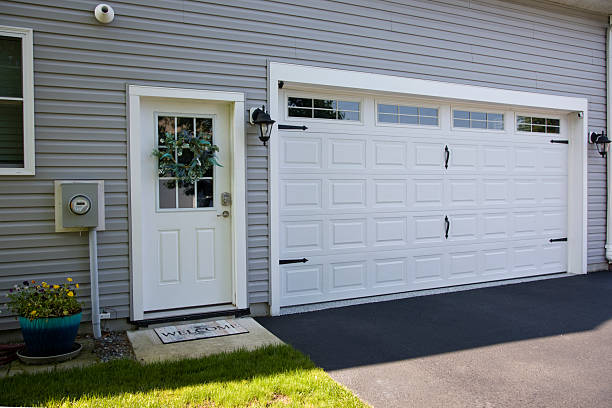24/7 Emergency Garage Door Panel Replacement experts in Macon County County, IL